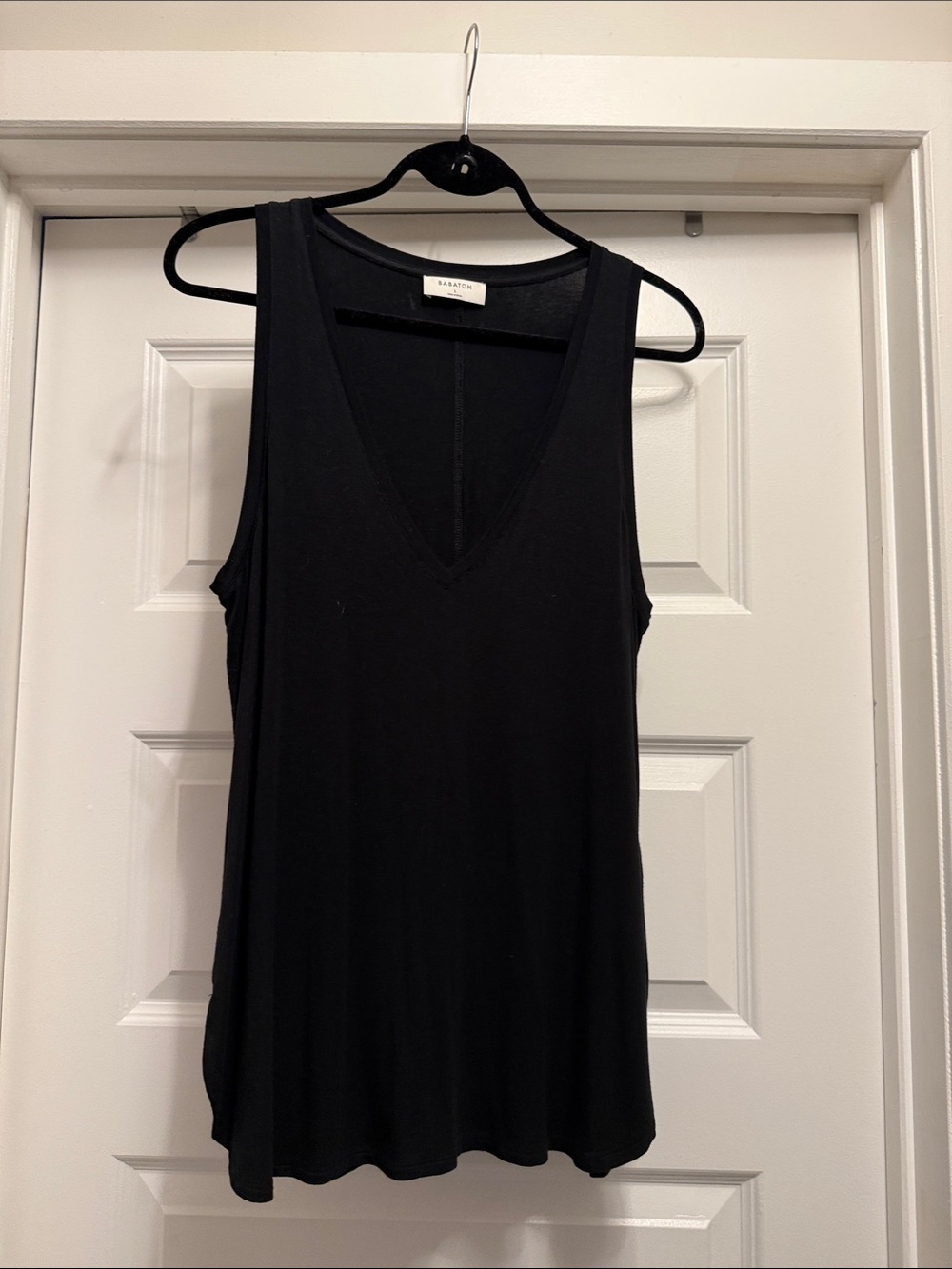 Babaton Black V-Neck Sleeveless Tank Top - Women's
